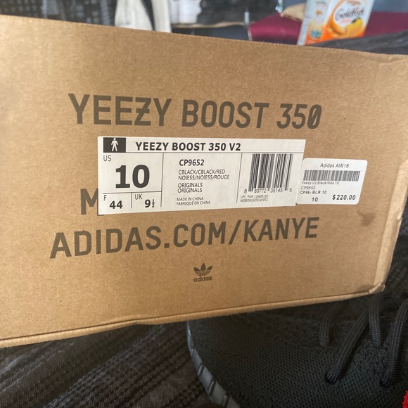 2017 Yeezy Bred 350 V2 WORN ONCE - Picture 4 of 6